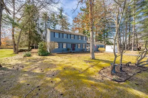 324 Steiger Dr, Westfield, MA 01085