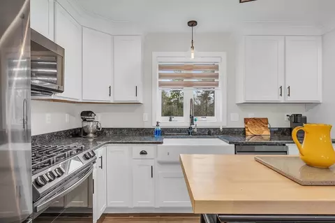 Kitchen - 3 Sled Rd, Ashburnham, MA 01430 photo 4 of 4