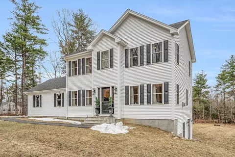 3 Sled Rd, Ashburnham, MA 01430