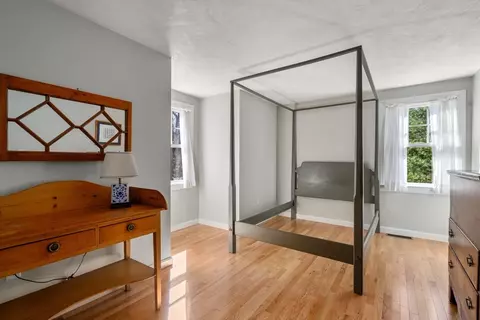 Entry Way - 4 Cedar St, Walpole, MA 02081 photo 2 of 2