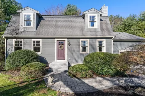 4 Cedar St, Walpole, MA 02081