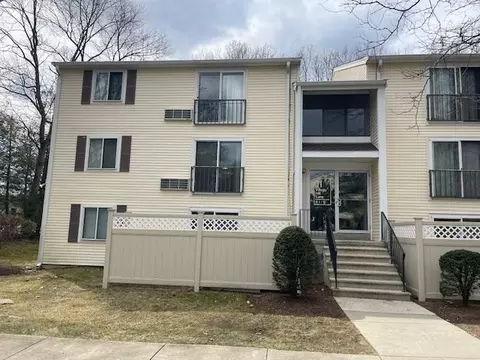 11 Village Hill Ln #2, Natick, MA 01760