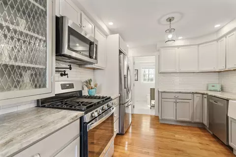 Kitchen - 468 Central Tpke, Sutton, MA 01590 photo 3 of 5