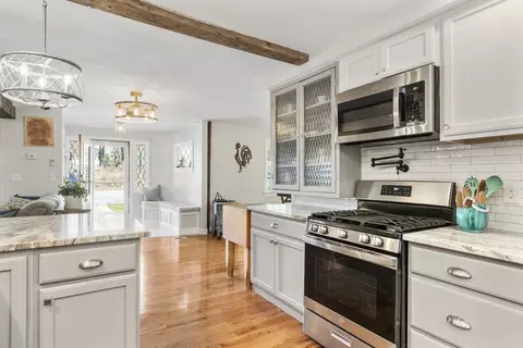 Kitchen - 468 Central Tpke, Sutton, MA 01590 photo 5 of 5