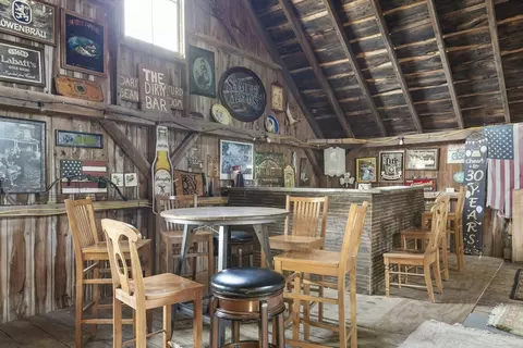 Dining - 468 Central Tpke, Sutton, MA 01590 photo 3 of 3