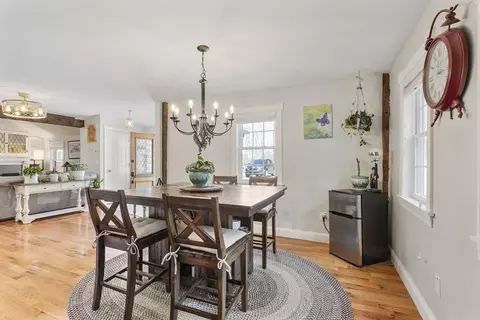Dining - 468 Central Tpke, Sutton, MA 01590 photo 2 of 3