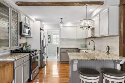 Kitchen - 468 Central Tpke, Sutton, MA 01590 photo 1 of 5