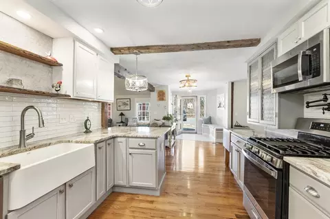 Kitchen - 468 Central Tpke, Sutton, MA 01590 photo 4 of 5