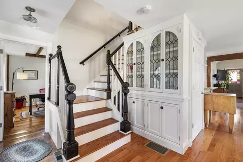 Entry Way - 468 Central Tpke, Sutton, MA 01590 photo 1 of 1