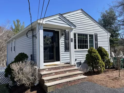 43 Mary Ellen Dr, Lynn, MA 01904