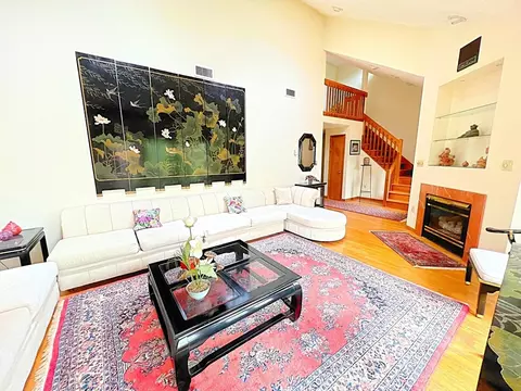 7 Lamplight Cir, Natick, MA 01760 photo 3
