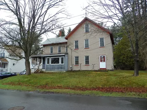 28 Cedar St, Winchendon, MA 01475