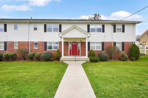 120 Colonial Cir #D, Chicopee, MA 01020