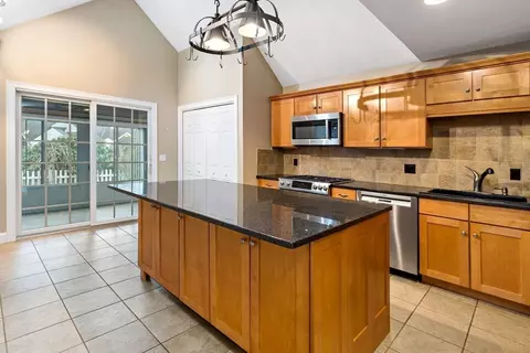 4 Gold Leaf Ln #4, Mashpee, MA 02649 photo 4
