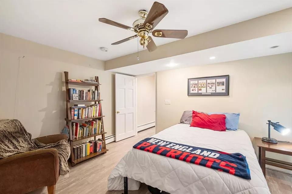 Bedroom - 134 Dela Park Rd, Westwood, MA 02090 photo 7 of 7