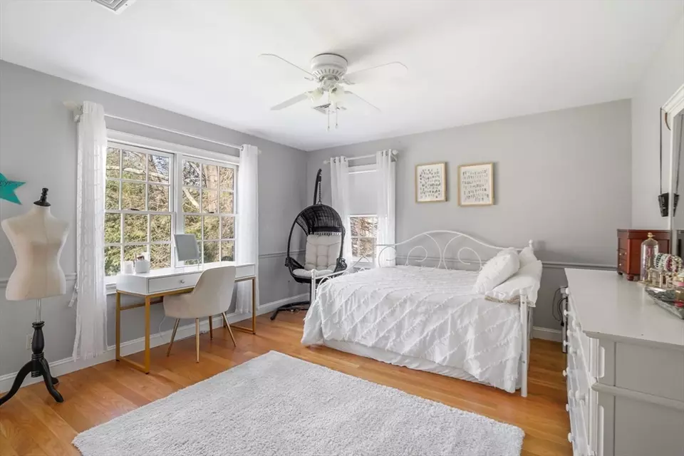 Bedroom - 134 Dela Park Rd, Westwood, MA 02090 photo 3 of 7