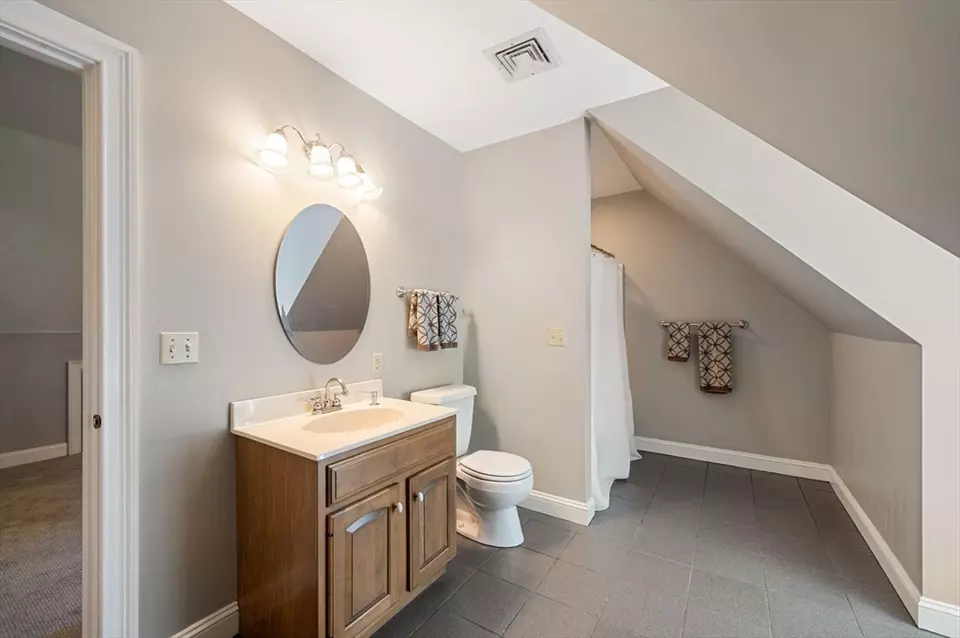 Bath - 134 Dela Park Rd, Westwood, MA 02090 photo 4 of 5