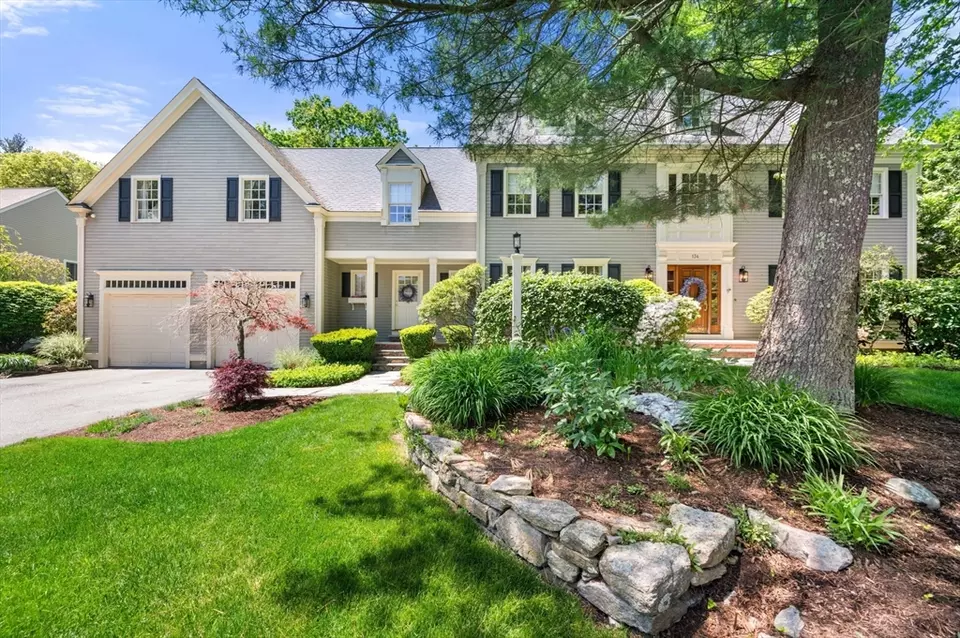 Exterior - 134 Dela Park Rd, Westwood, MA 02090 photo 1 of 6