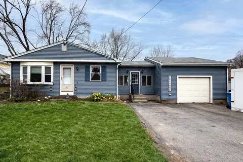 26 Citizen St, Cumberland, RI 02864