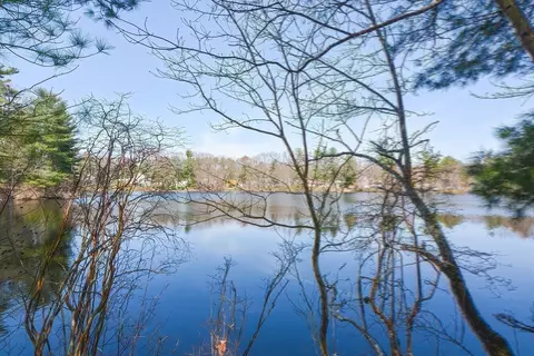 4 Mill Pond Rd, Walpole, MA 02081