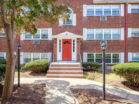 9 Cass St #9, Boston, MA 02132