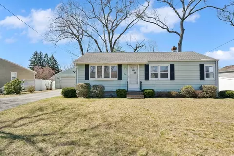 108 Oakwood St, Chicopee, MA 01020