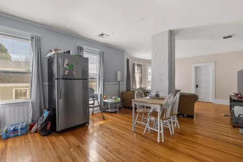 Dining - 13 Mars St, Worcester, MA 01607 photo 1 of 2