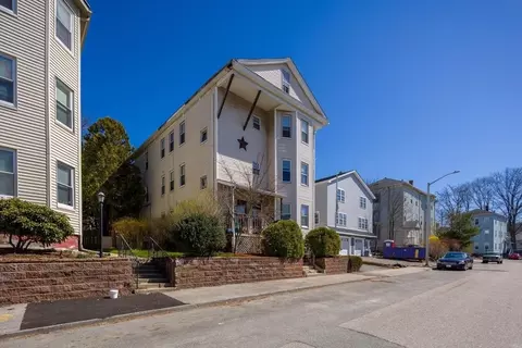 Exterior - 13 Mars St, Worcester, MA 01607 photo 3 of 7