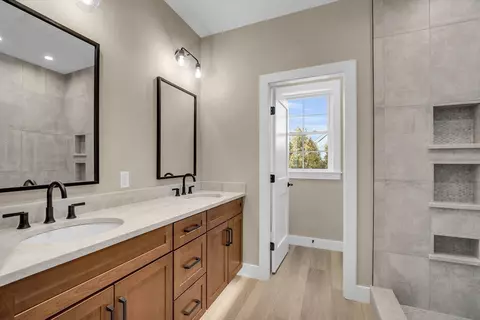 Bath - 6 Barts Way, Acton, MA 01720 photo 2 of 6