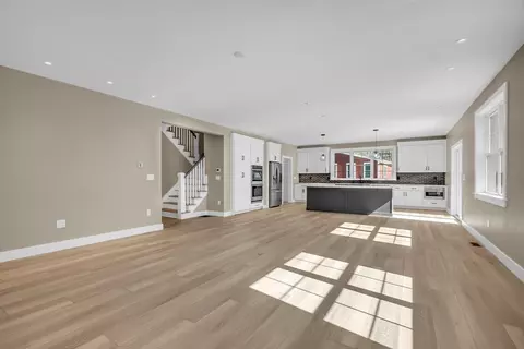 Living - 6 Barts Way, Acton, MA 01720 photo 2 of 3