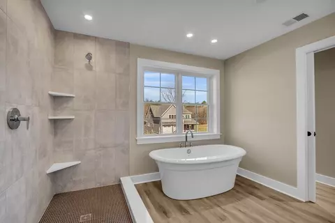 Bath - 6 Barts Way, Acton, MA 01720 photo 4 of 6
