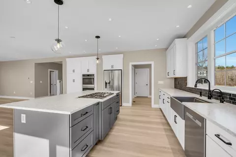 Kitchen - 6 Barts Way, Acton, MA 01720 photo 3 of 6