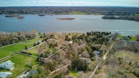 1520 Drift Rd, Westport, MA 02790