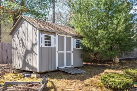 Exterior - 95 Pond Cir, Mashpee, MA 02649 photo 10 of 11