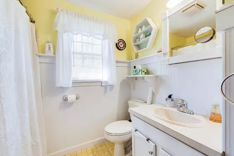 Bath - 95 Pond Cir, Mashpee, MA 02649 photo 1 of 2