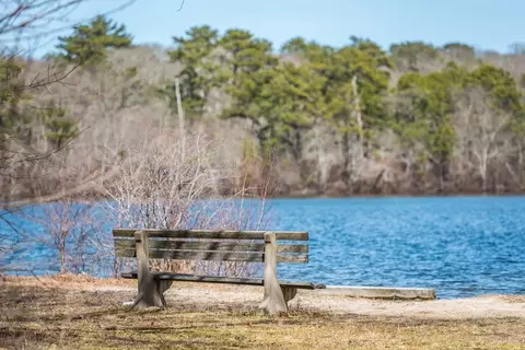 95 Pond Cir, Mashpee, MA 02649