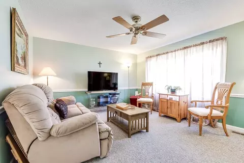 Living - 95 Pond Cir, Mashpee, MA 02649 photo 6 of 7