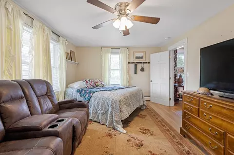 Bedroom - 135 Lake St, Webster, MA 01570 photo 3 of 4