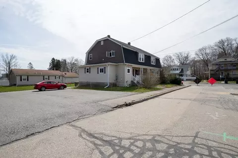 Exterior - 135 Lake St, Webster, MA 01570 photo 6 of 14