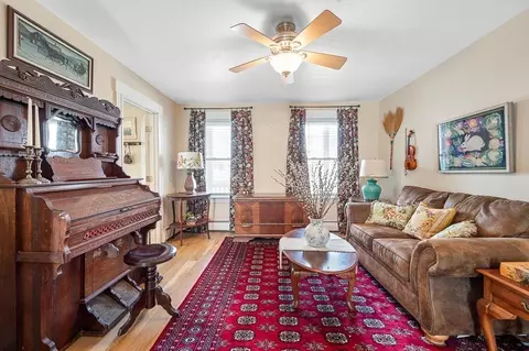 Living - 135 Lake St, Webster, MA 01570 photo 2 of 4