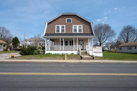 Exterior - 135 Lake St, Webster, MA 01570 photo 2 of 14
