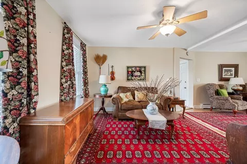Living - 135 Lake St, Webster, MA 01570 photo 3 of 4