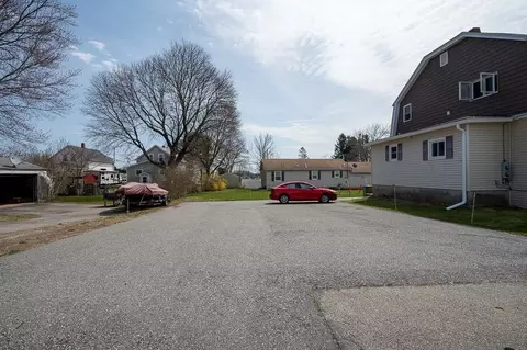 Exterior - 135 Lake St, Webster, MA 01570 photo 7 of 14