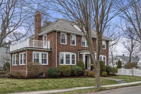 4 Payson Ter, Belmont, MA 02478