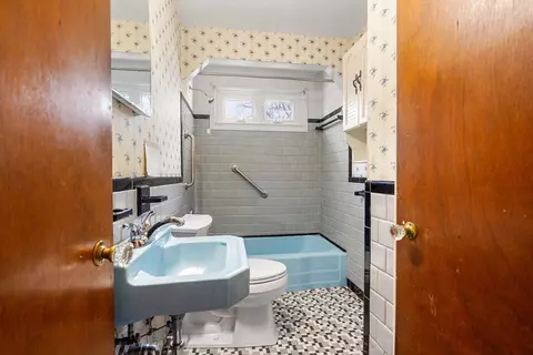 Bath - 2 Hickory Ln, Danvers, MA 01923 photo 1 of 1
