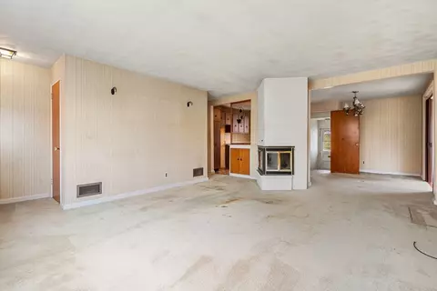 Living - 2 Hickory Ln, Danvers, MA 01923 photo 1 of 3