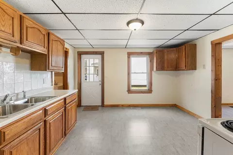 Kitchen - 717 Main St, Warren, MA 01083 photo 2 of 6