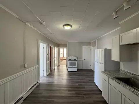 194 Grattan St, Chicopee, MA 01020 photo 4