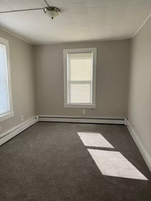194 Grattan St, Chicopee, MA 01020 photo 9