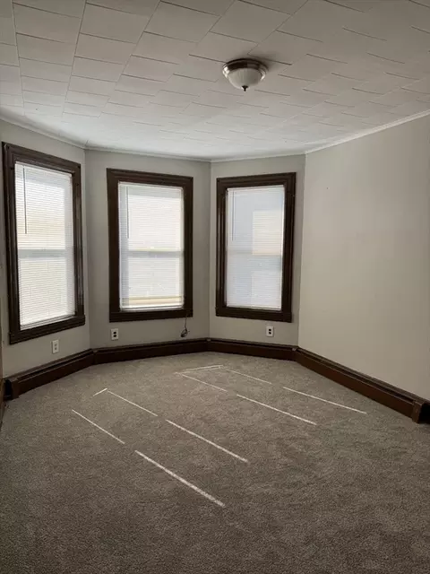 194 Grattan St, Chicopee, MA 01020 photo 8